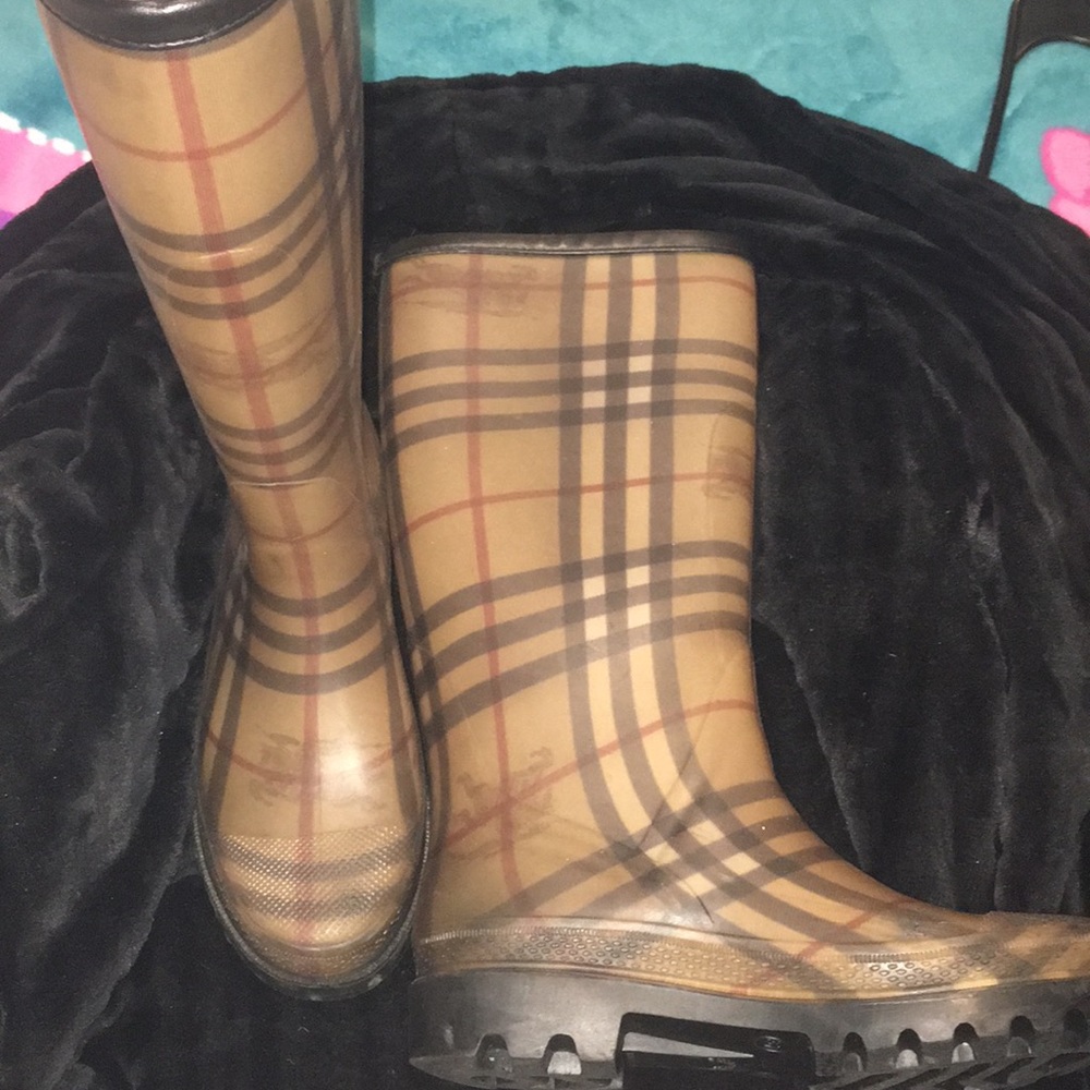Authentic Burberry rainboots